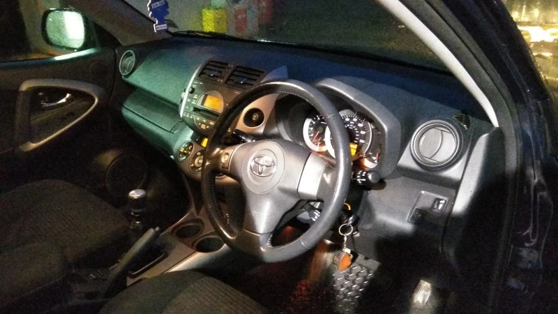 Toyota Rav4, снимка 4 - Автомобили и джипове - 46167954