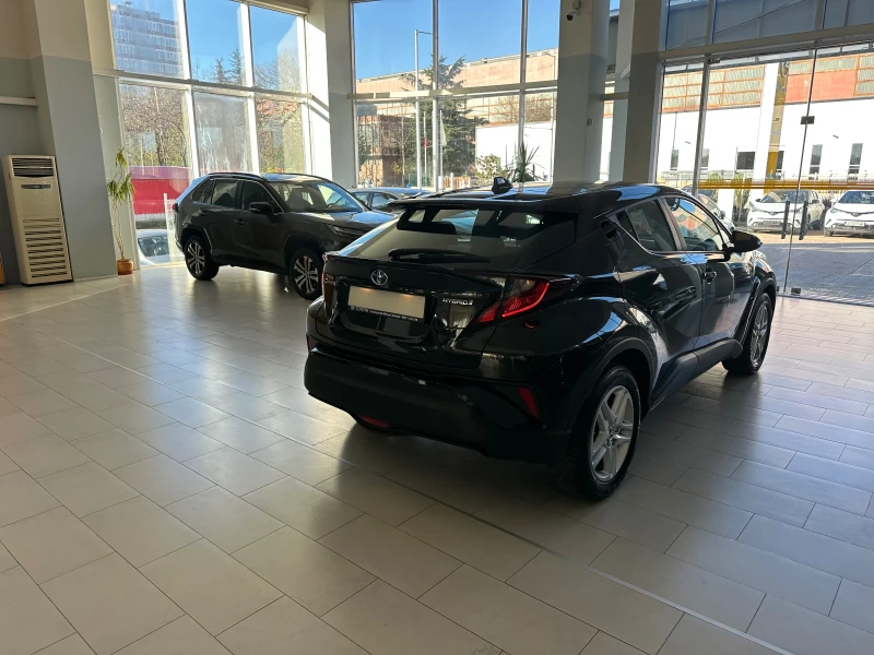 Toyota C-HR Center, снимка 6 - Автомобили и джипове - 52652659
