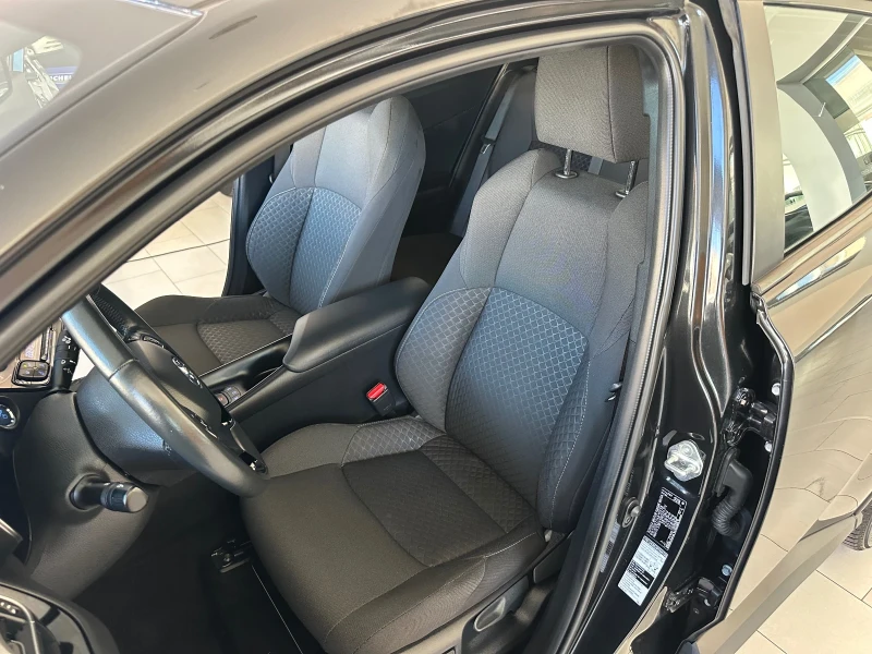 Toyota C-HR Center, снимка 9 - Автомобили и джипове - 52652659