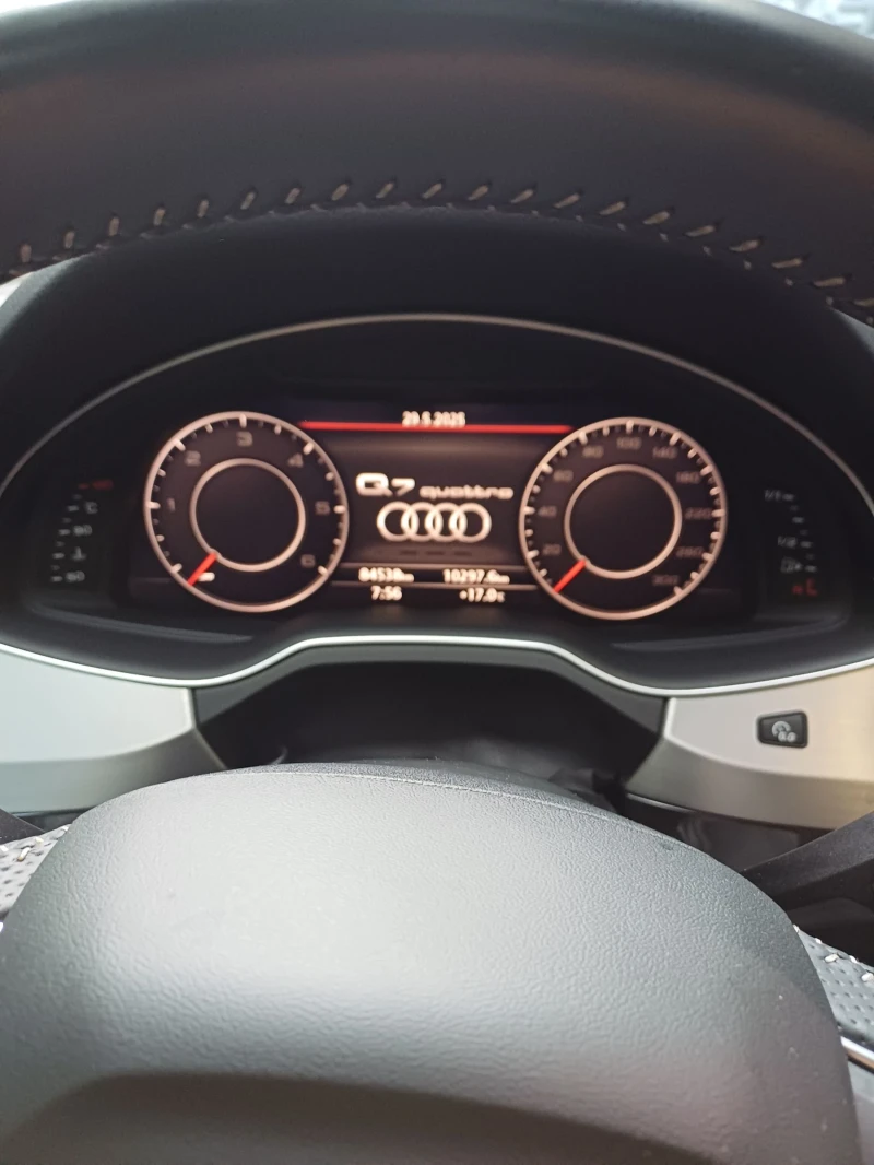 Audi Q7, снимка 7 - Автомобили и джипове - 52725747