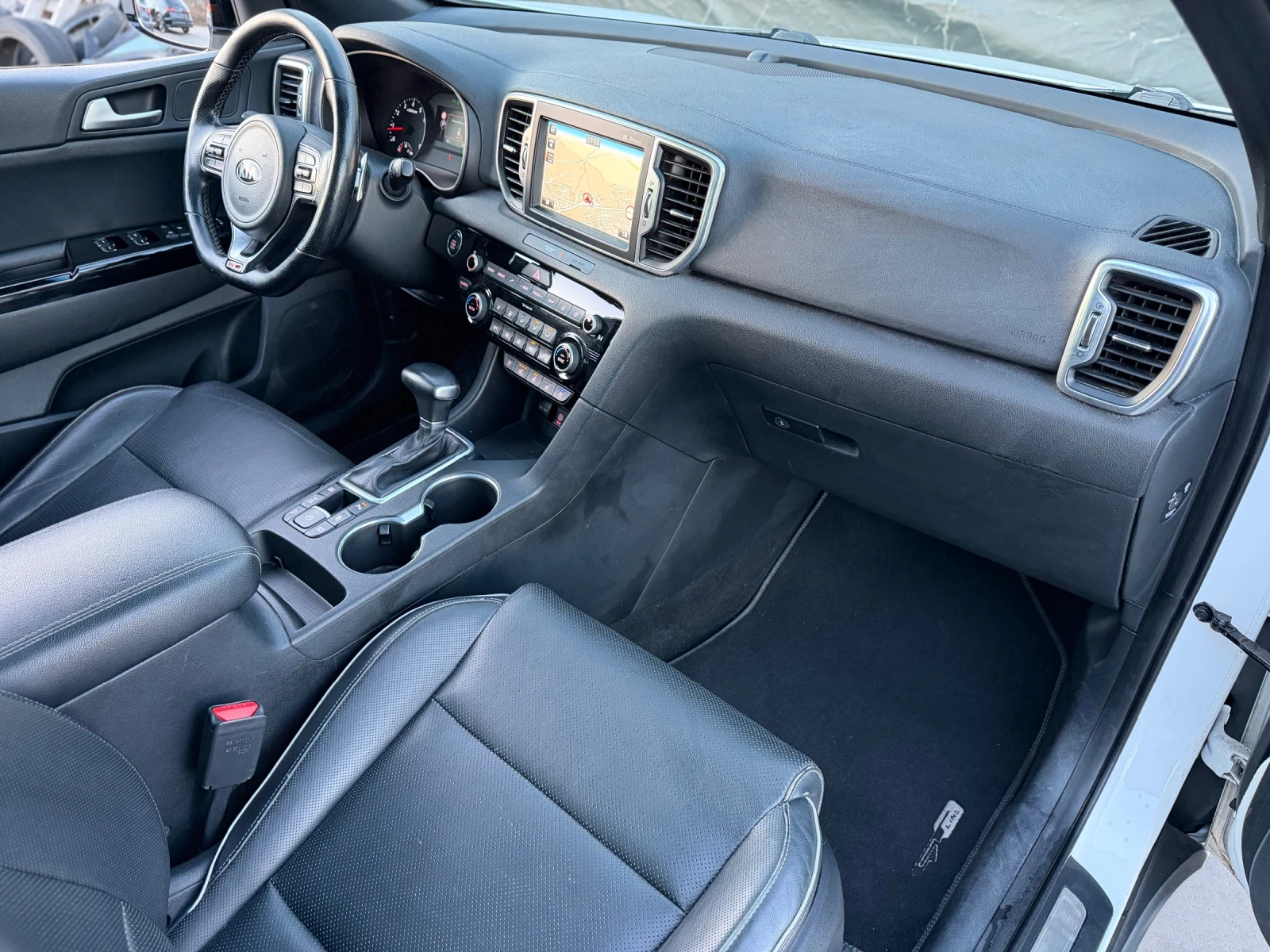 Kia Sportage 1.6 T-GDI* GT LINE* АВТОМАТИК*  - изображение 10