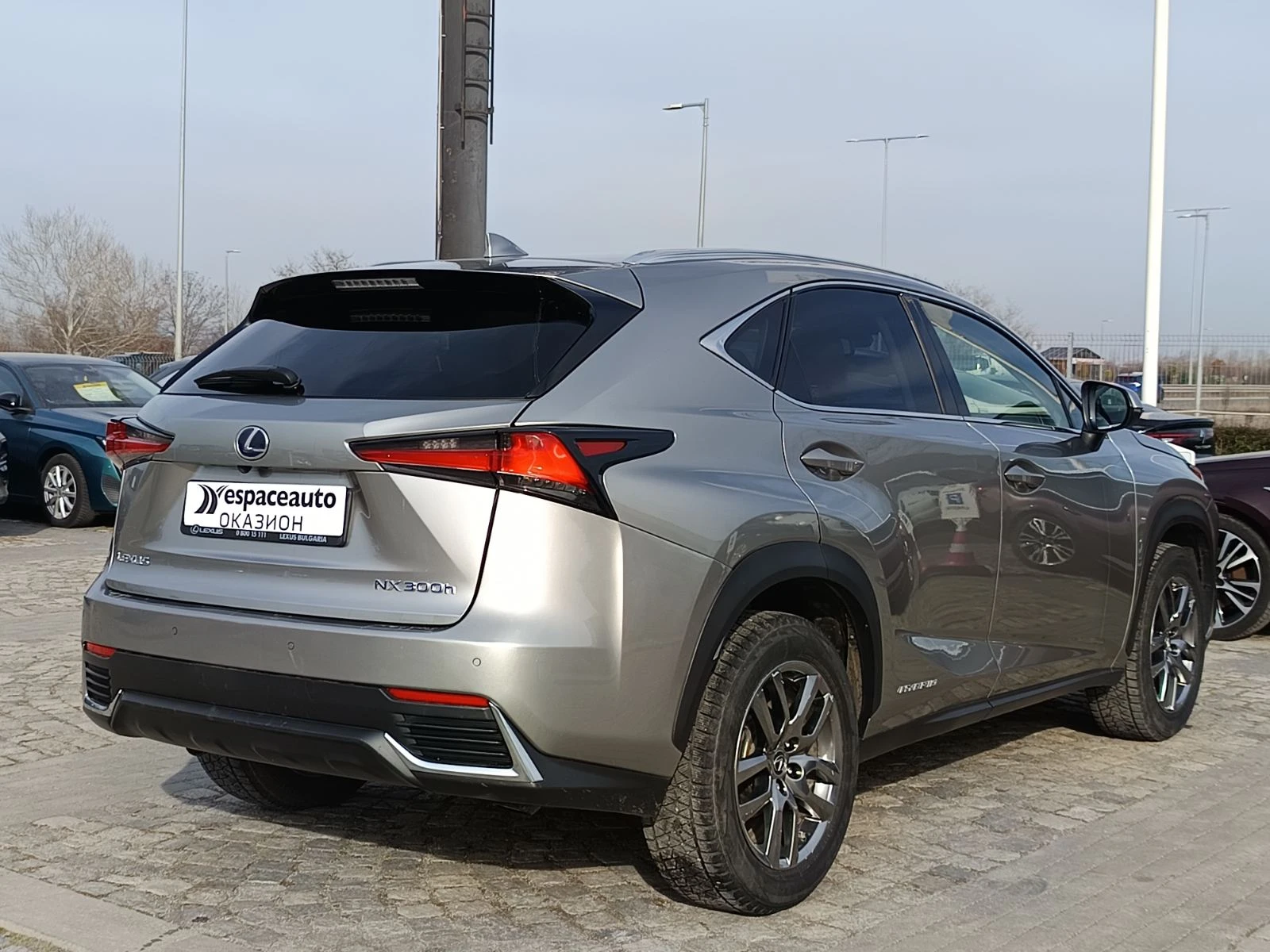 Lexus NX 300h 2.5, 197к.с. Executive Plus  4wd CVT, снимка 4 - Автомобили и джипове - 53720701