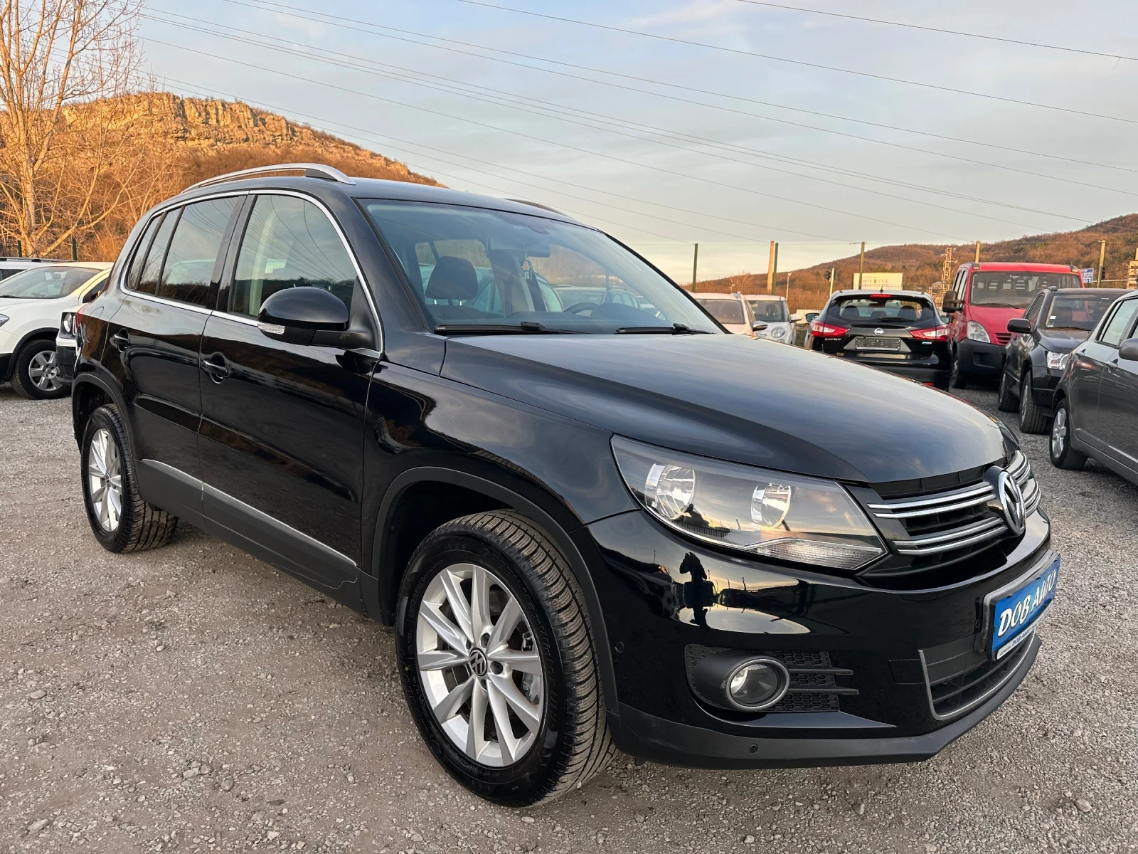 VW Tiguan 2.0TDI-4x4-FACELIFT-САМОПАРКИРАНЕ-ПАРКТРОНИК, снимка 7 - Автомобили и джипове - 53993546