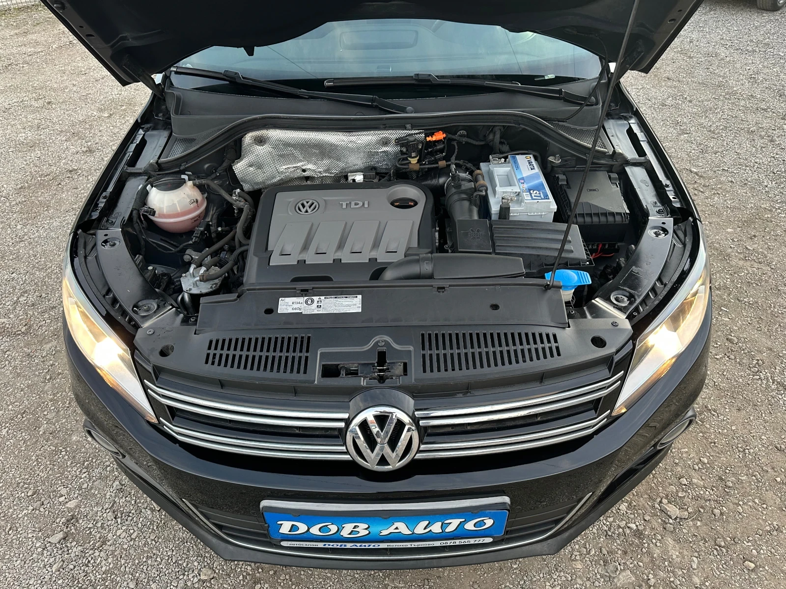 VW Tiguan 2.0TDI-4x4-FACELIFT-САМОПАРКИРАНЕ-ПАРКТРОНИК, снимка 17 - Автомобили и джипове - 53993546