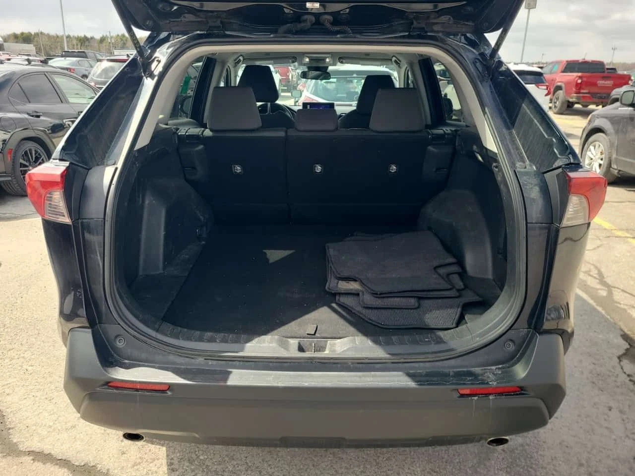 Toyota Rav4 * HYBRID LE * 2 КЛЮЧА* КАМЕРА* ПОДГРЕВИ* , снимка 13 - Автомобили и джипове - 54122390