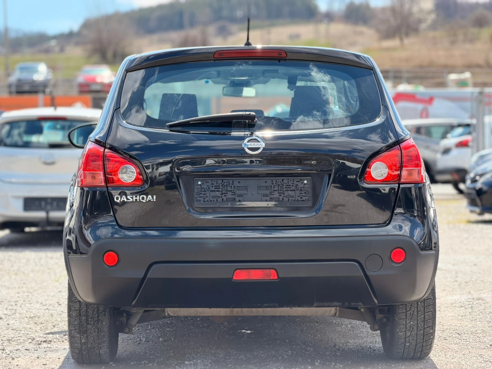 Nissan Qashqai 1.6I, снимка 8 - Автомобили и джипове - 54158119