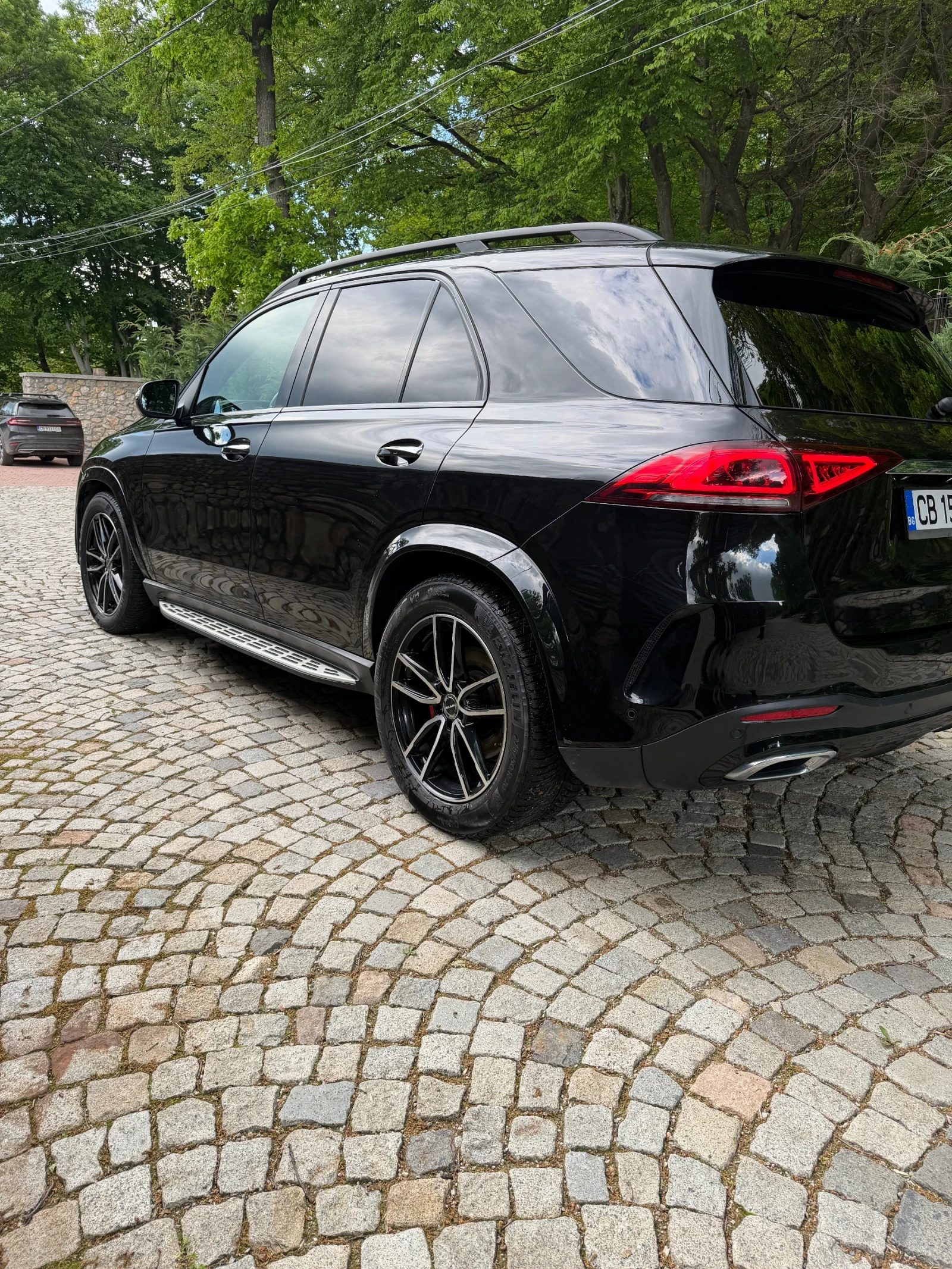 Mercedes-Benz GLE 400 AMG/PANO/BURMESTER/4MATIC/ОБДУХВАНЕ, снимка 6 - Автомобили и джипове - 54621330