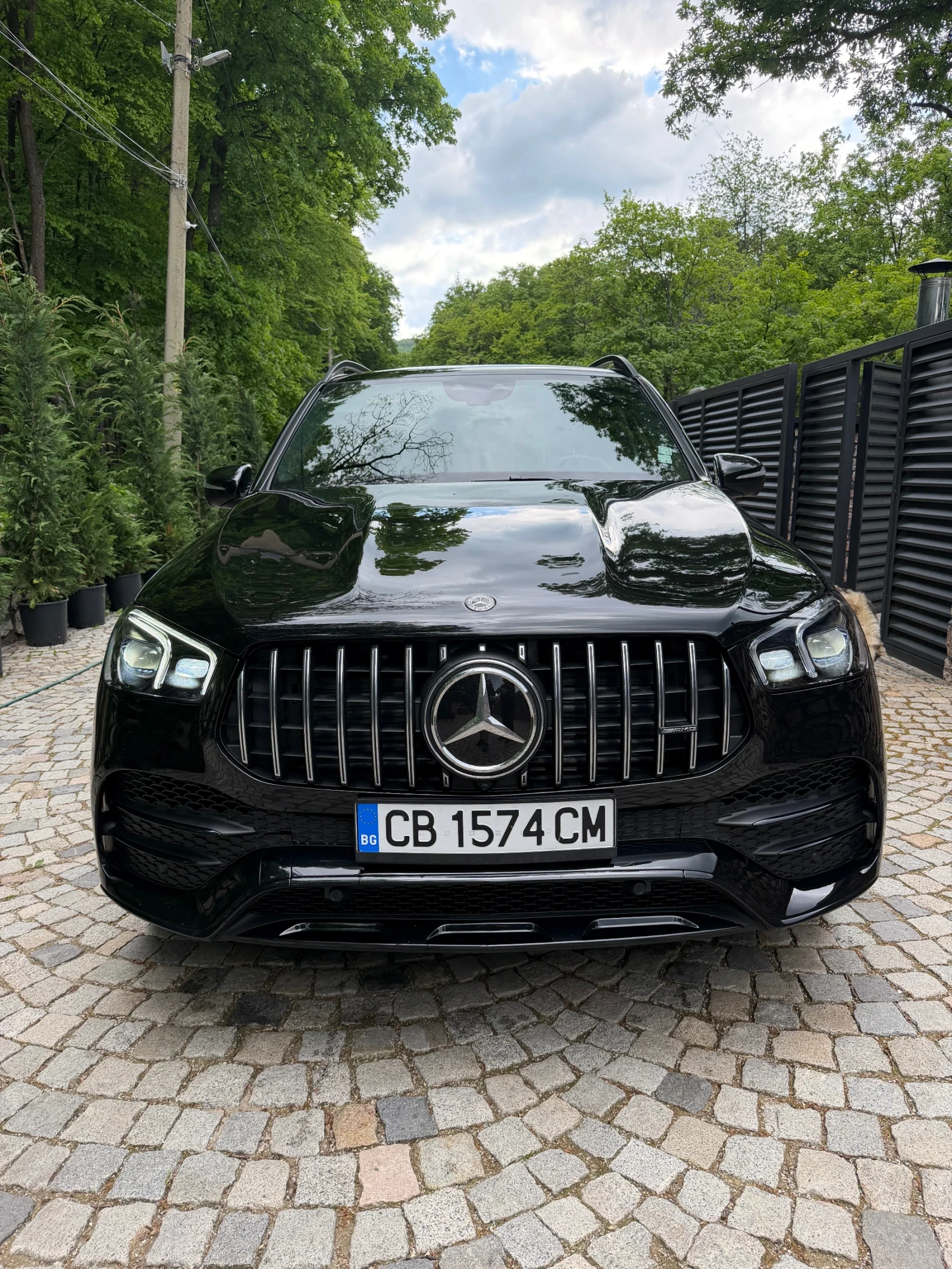 Mercedes-Benz GLE 400 AMG/PANO/BURMESTER/4MATIC/ОБДУХВАНЕ, снимка 2 - Автомобили и джипове - 54621330