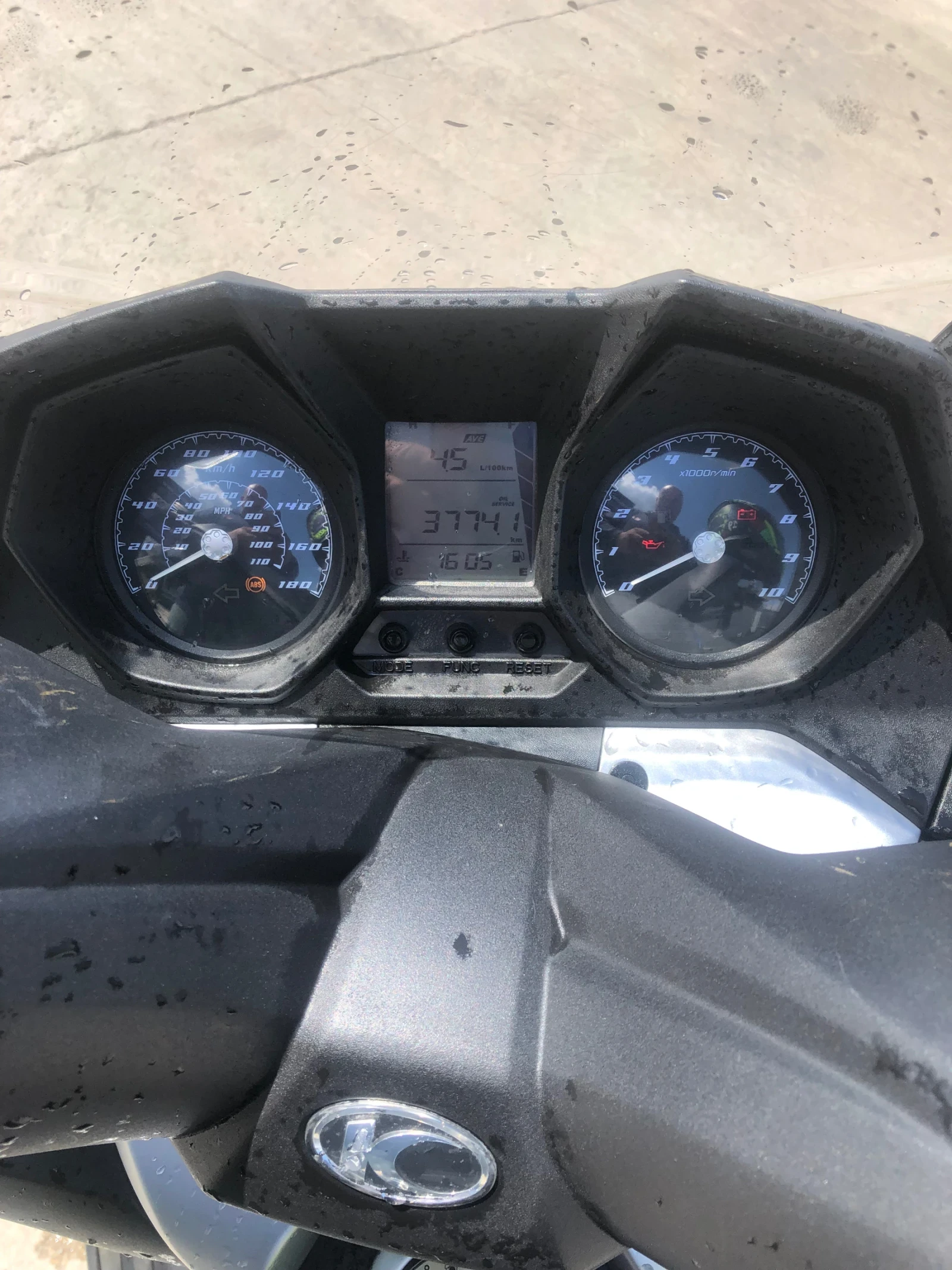 Kymco Downtown Скутер - изображение 3