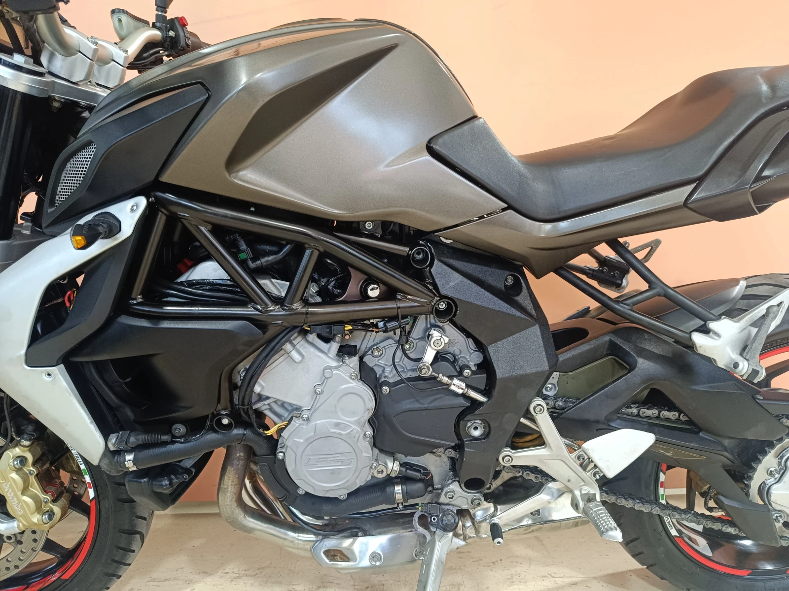 MV Agusta Brutale 675 A2, снимка 13 - Мотоциклети и мототехника - 54377310