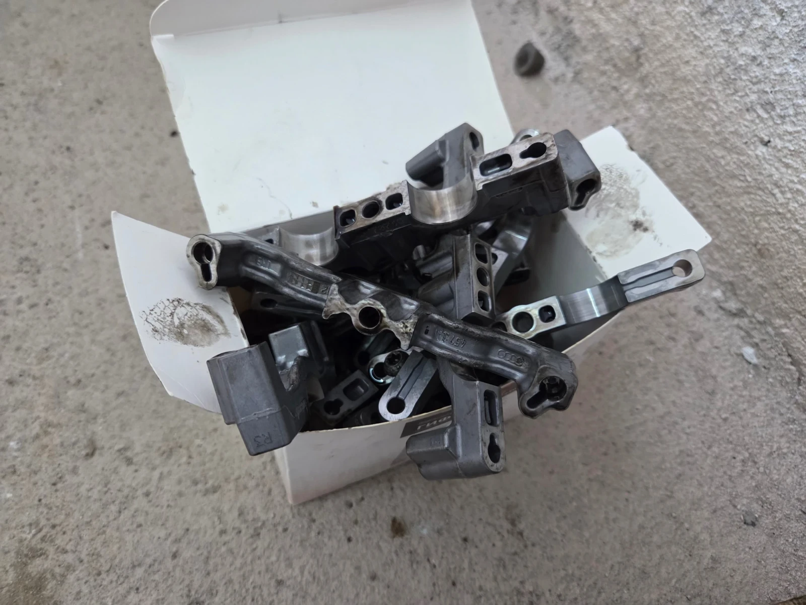 Цилиндрови глави 3.0TDI CRC Audi/VW/Porsche Touareg Q7 A6 A7 A8 Cayenn, снимка 7 - Части - 53728648