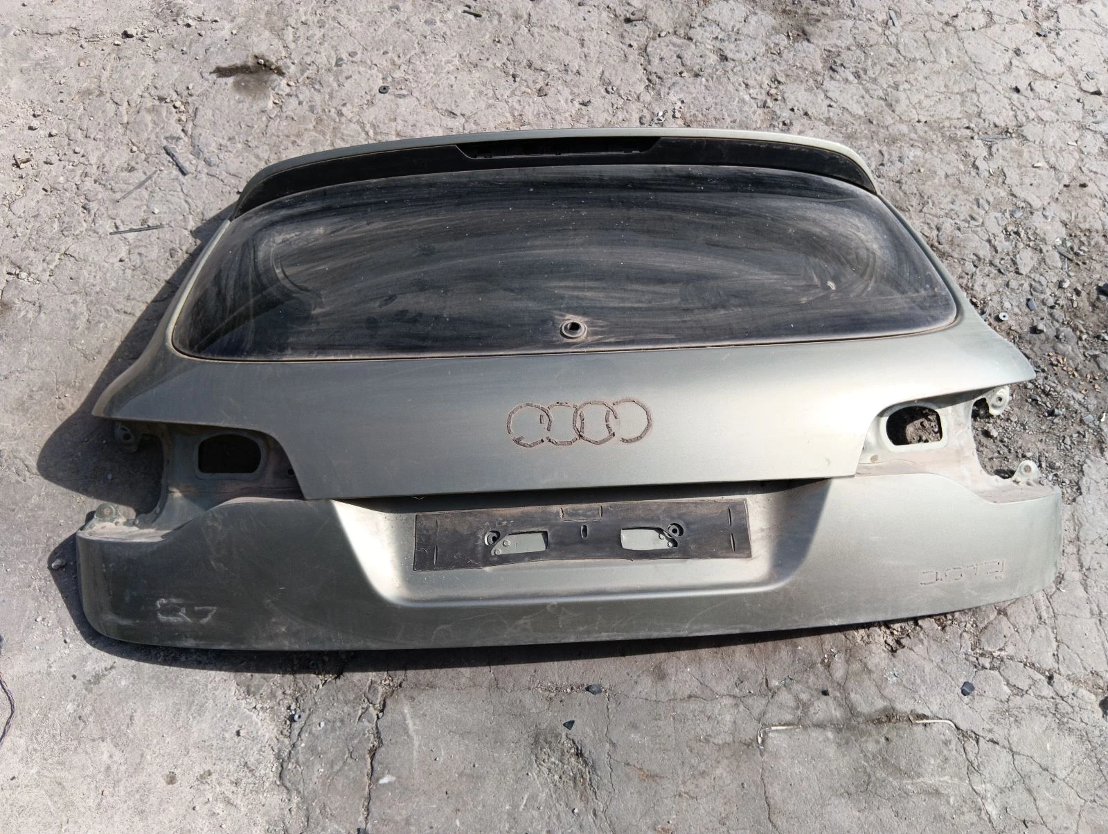 капак заден зелен Audi Q7