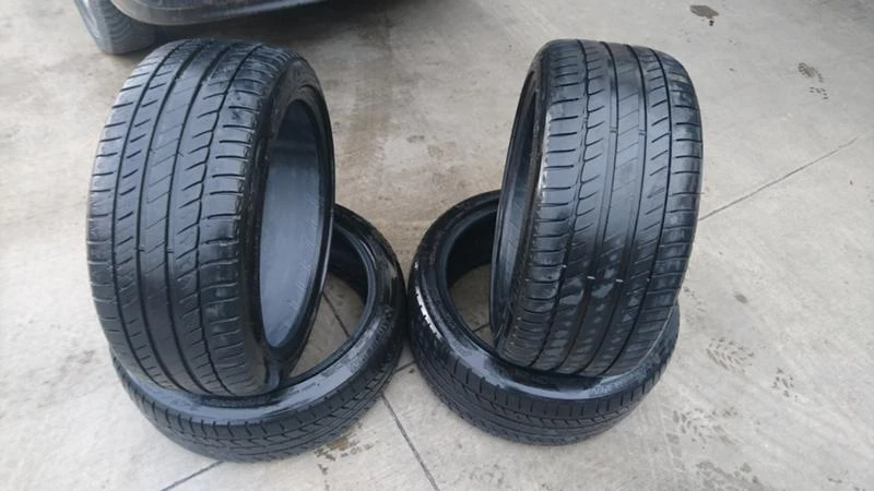 Гуми Летни 275/35R19, снимка 1 - Гуми и джанти - 17690786