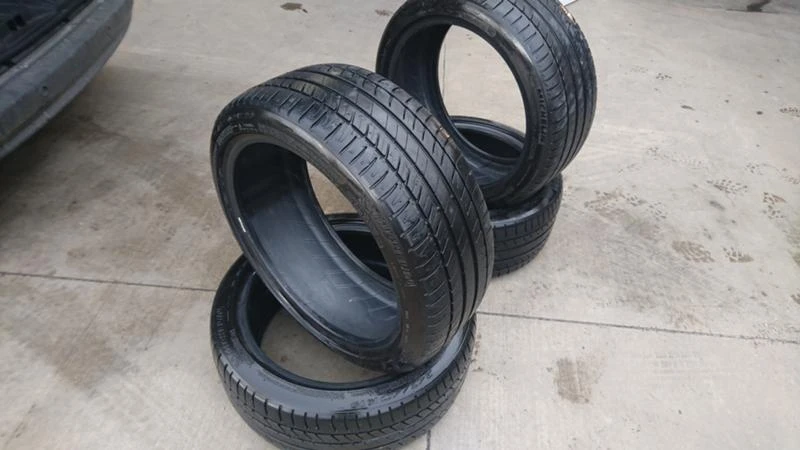 Гуми Летни 275/35R19, снимка 2 - Гуми и джанти - 17690786