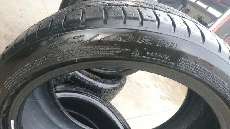 Гуми Летни 275/35R19, снимка 4 - Гуми и джанти - 17690786