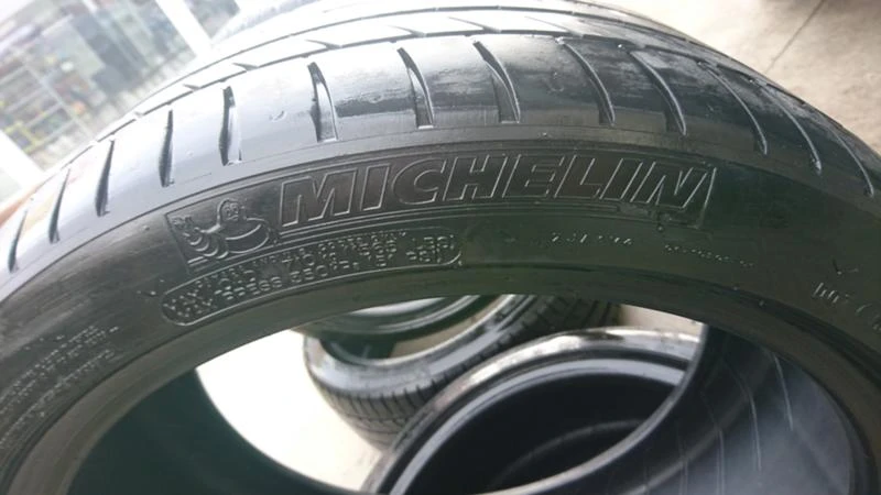 Гуми Летни 275/35R19, снимка 7 - Гуми и джанти - 17690786