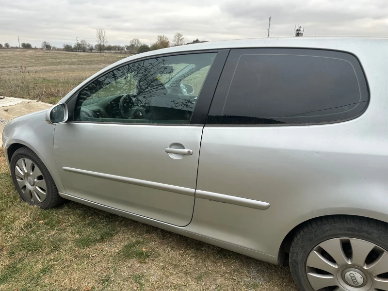 VW Golf 5, снимка 2 - Автомобили и джипове - 47988653