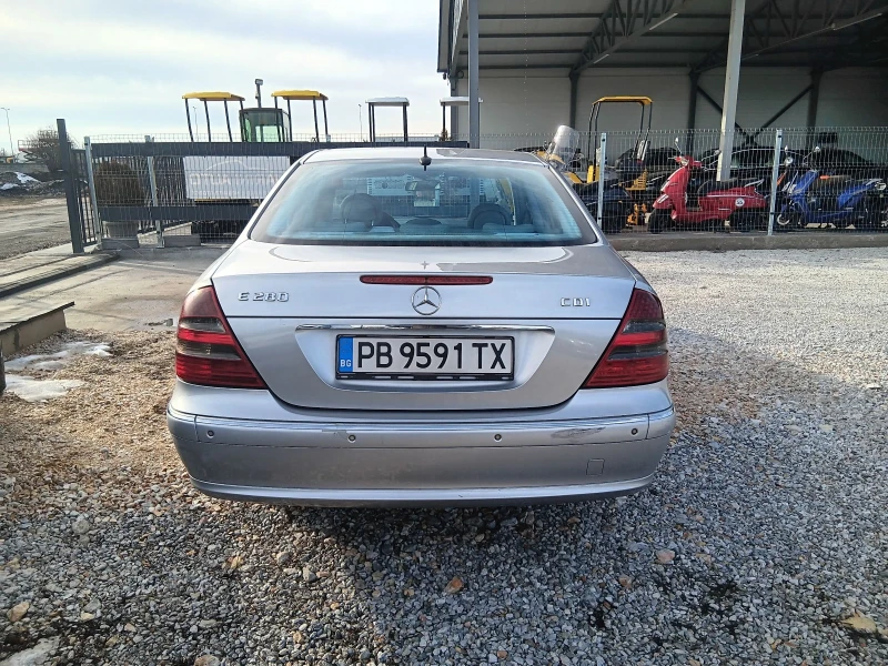 Mercedes-Benz E 280 Avantgarde , снимка 6 - Автомобили и джипове - 48757924