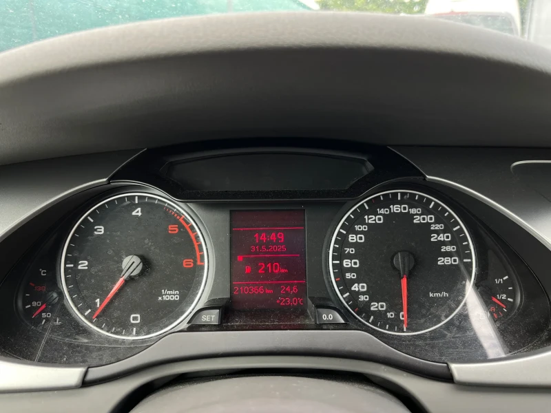 Audi A4 Avant 2.0TDI, снимка 9 - Автомобили и джипове - 50499403