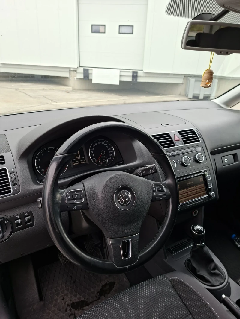 VW Touran, снимка 7 - Автомобили и джипове - 52405318