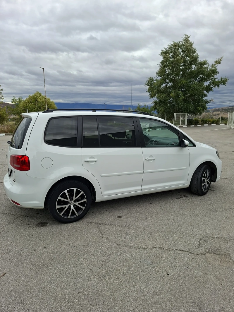 VW Touran, снимка 3 - Автомобили и джипове - 52405318