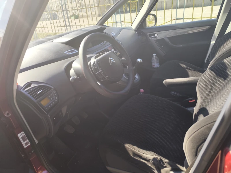 Citroen C4 Picasso 1.8, снимка 5 - Автомобили и джипове - 52256383