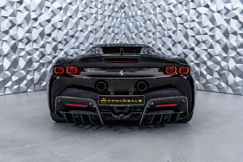 Ferrari SF 90 Spider Assetto Fiorano / Carbon / Daytona, снимка 5 - Автомобили и джипове - 52885552