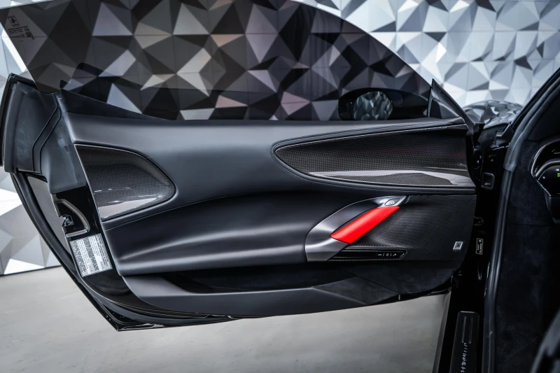 Ferrari SF 90 Spider Assetto Fiorano / Carbon / Daytona, снимка 7 - Автомобили и джипове - 52885552