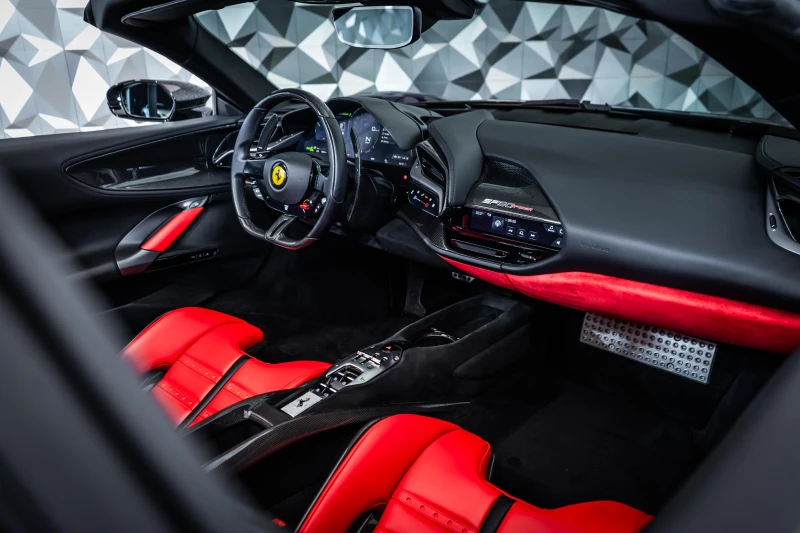 Ferrari SF 90 Spider Assetto Fiorano / Carbon / Daytona, снимка 10 - Автомобили и джипове - 52885552