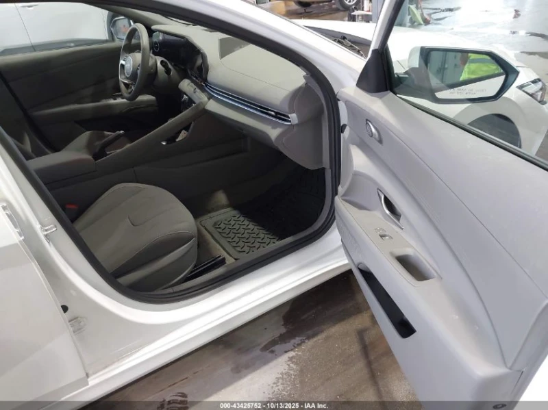 Hyundai Elantra SEL, снимка 10 - Автомобили и джипове - 53396742