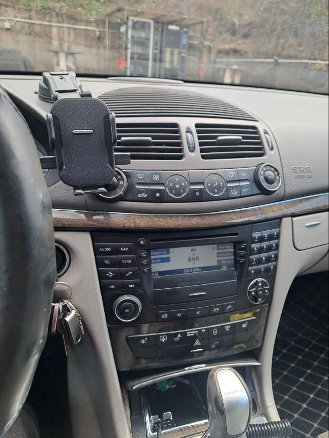 Mercedes-Benz E 270, снимка 9 - Автомобили и джипове - 54220472