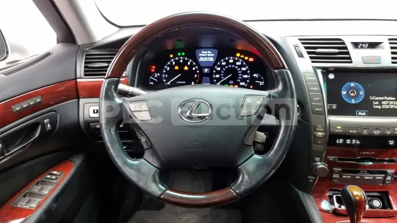 Lexus LS V8| FULL| Проверка на място! Възможност за лизинг!, снимка 11 - Автомобили и джипове - 54489311