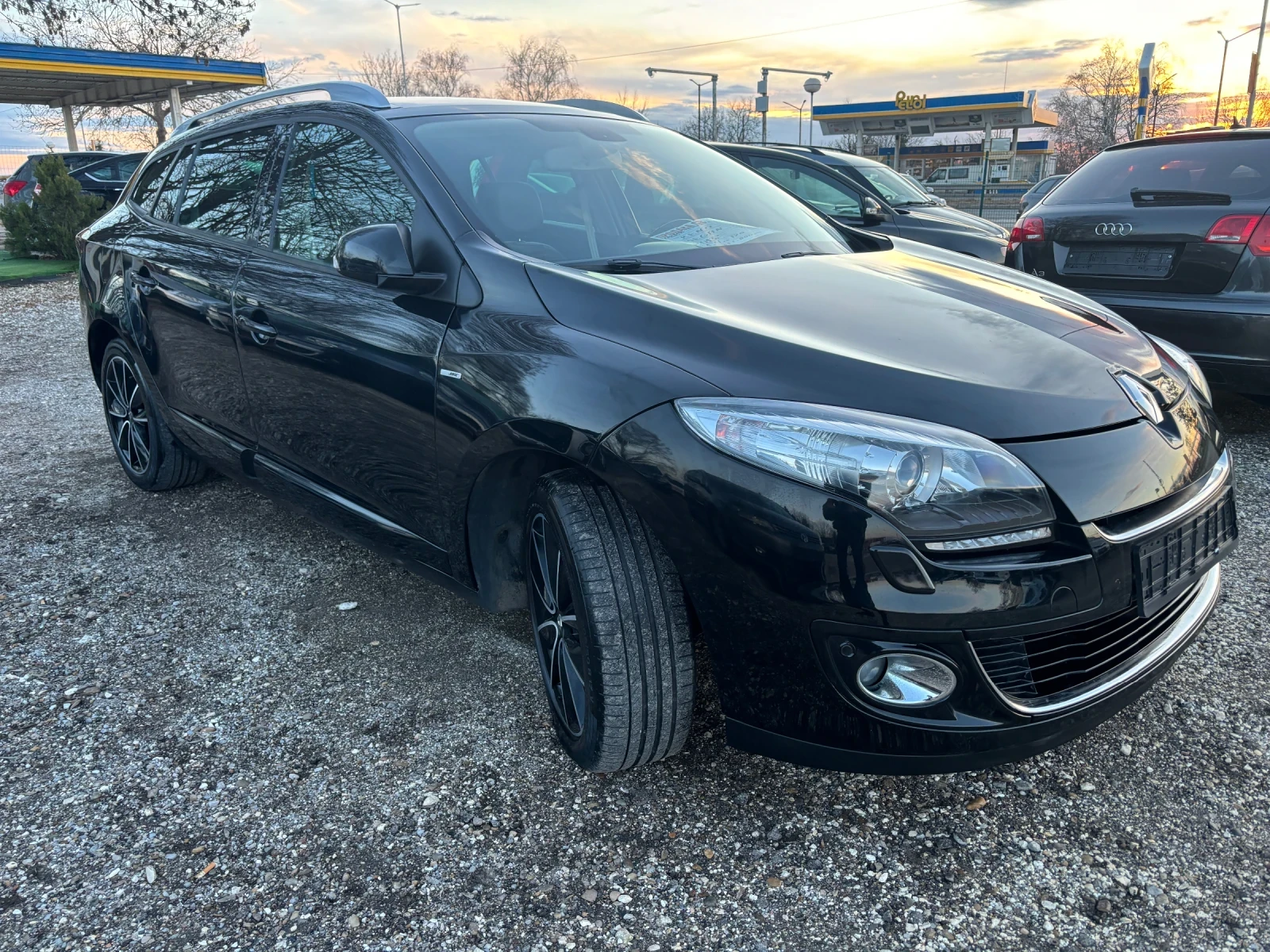 Renault Megane 2013+ 1.4+ ФЕЙС+ ЛЕД+ 6ск+ BOSE+ КОЖА+ ПАНОРАМА - изображение 3