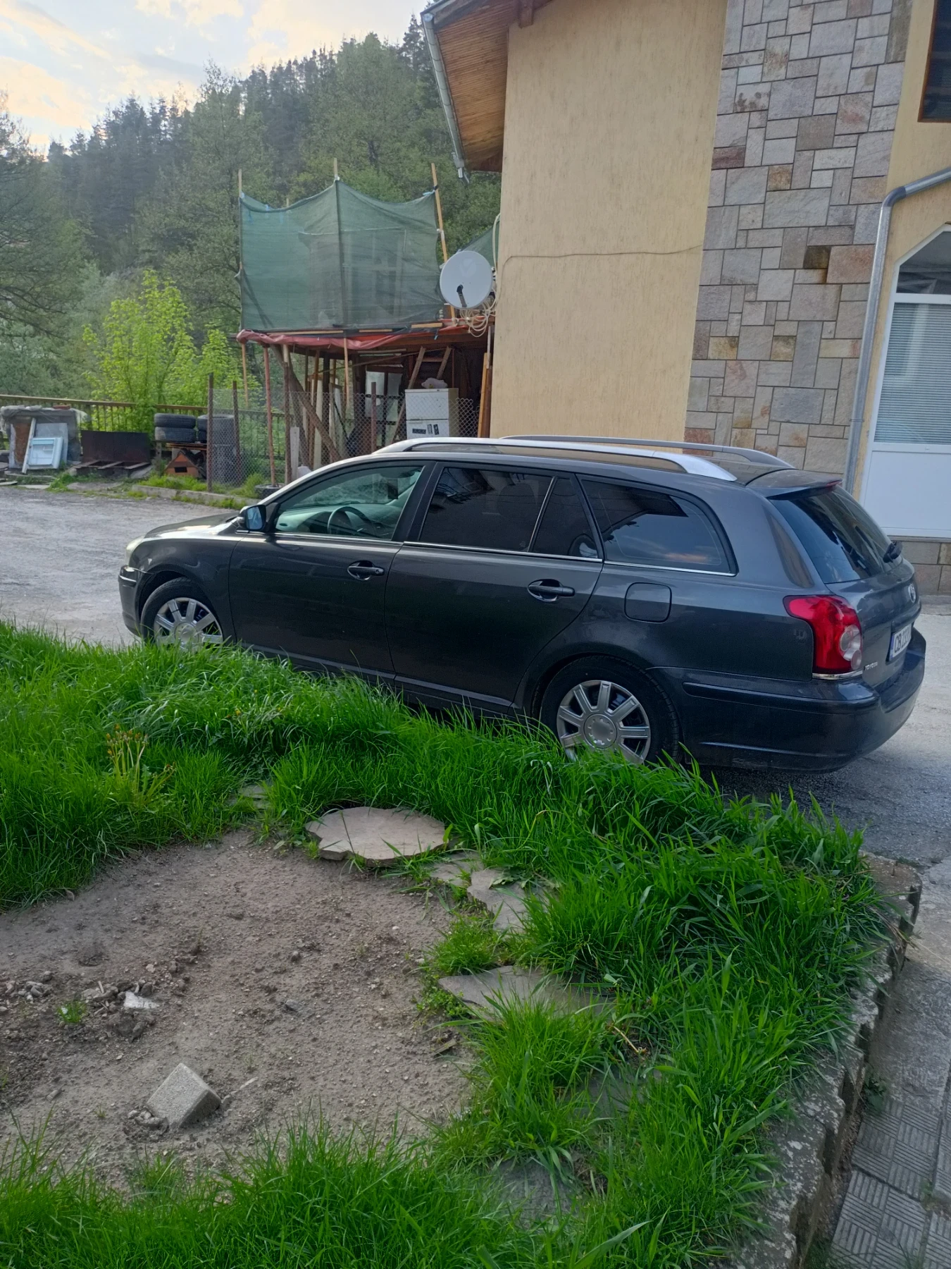 Toyota Avensis  - изображение 4