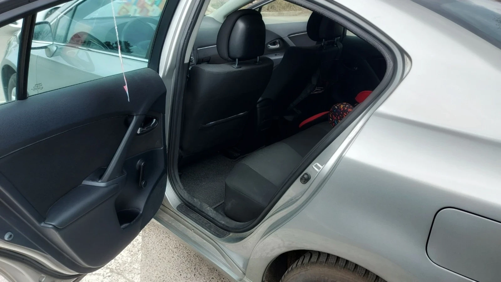 Toyota Avensis 1.6VVT-i - изображение 9