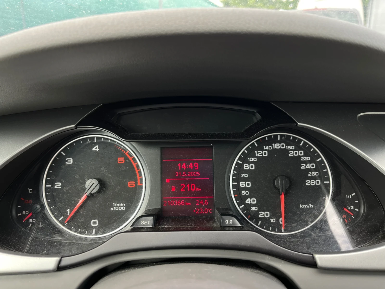 Audi A4 2.0TDI - изображение 10