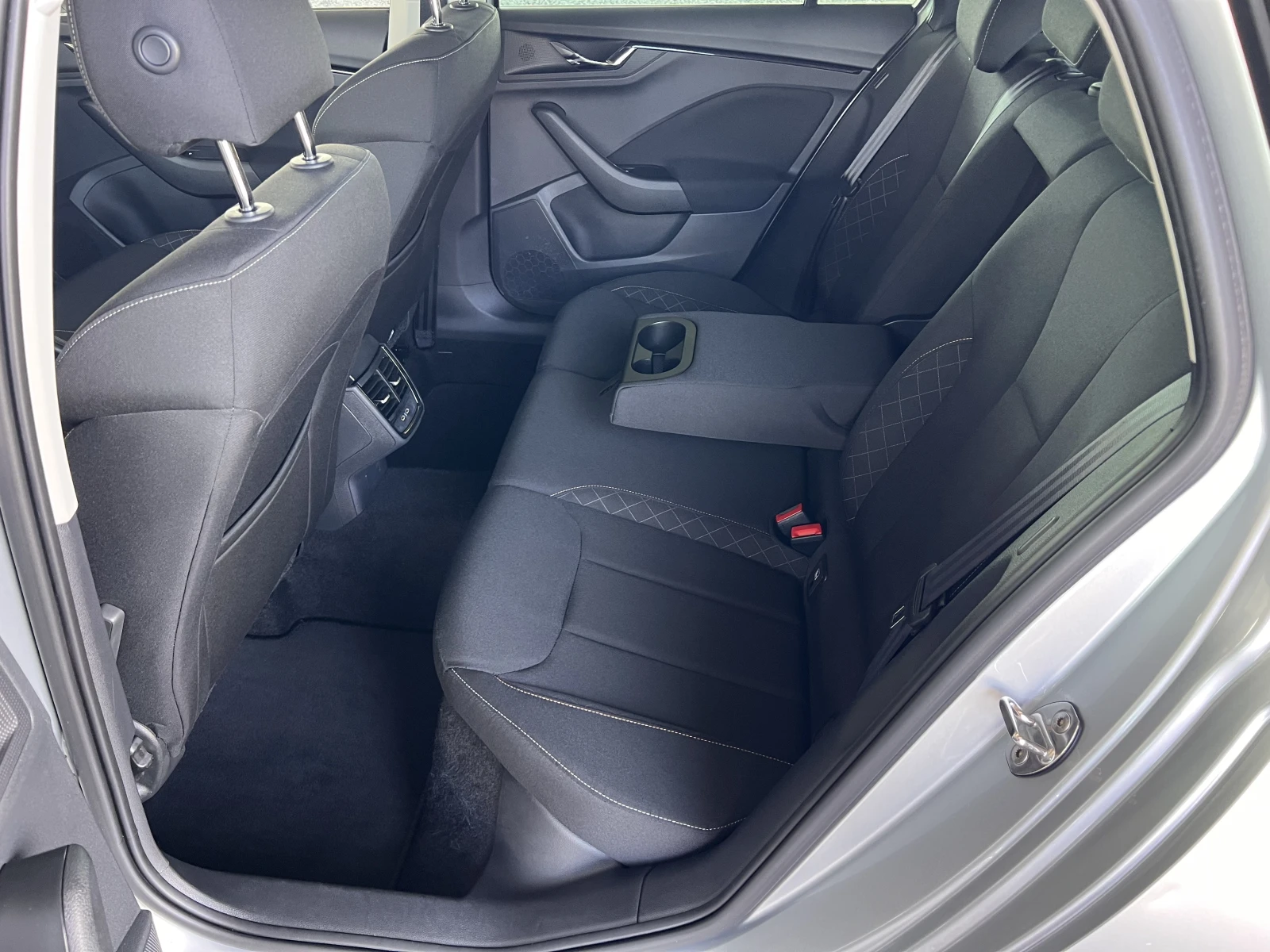 Skoda Scala Essence/1.0 TSI G-TEC/90К.С./6MT/CNG/ГАРАНЦИЯ - изображение 10