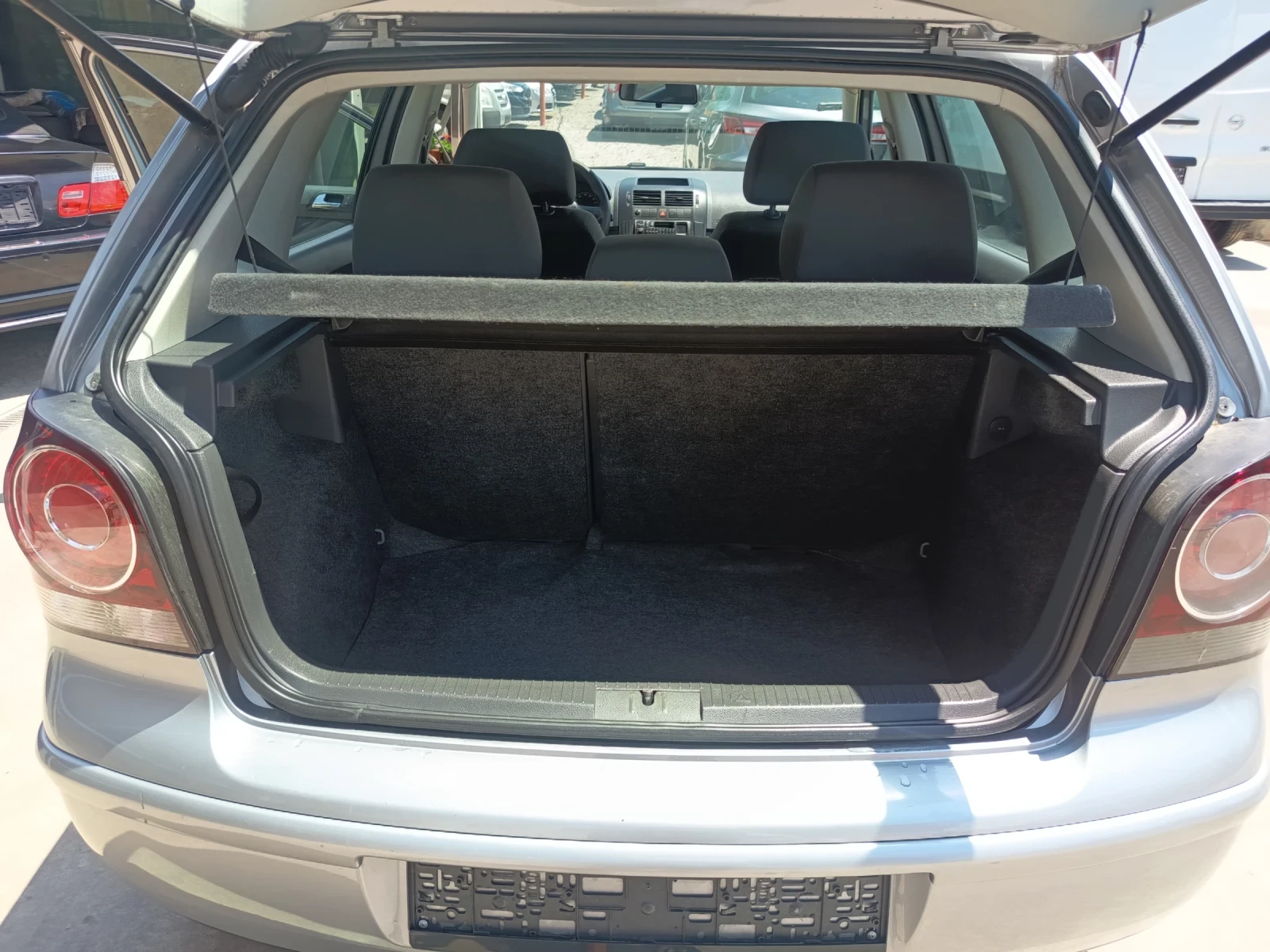 VW Polo 1.2i, снимка 12 - Автомобили и джипове - 52540464