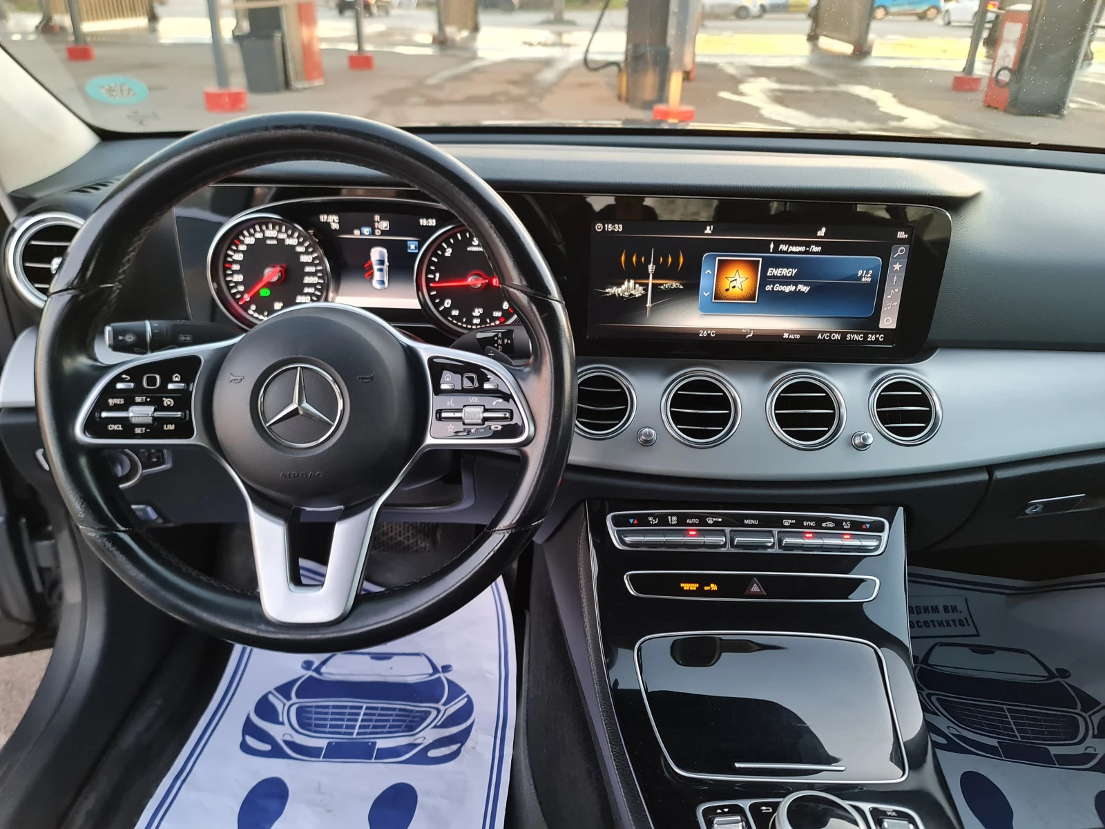 Mercedes-Benz E 220 ТОП ЦЕНА/AMG, снимка 11 - Автомобили и джипове - 53727667