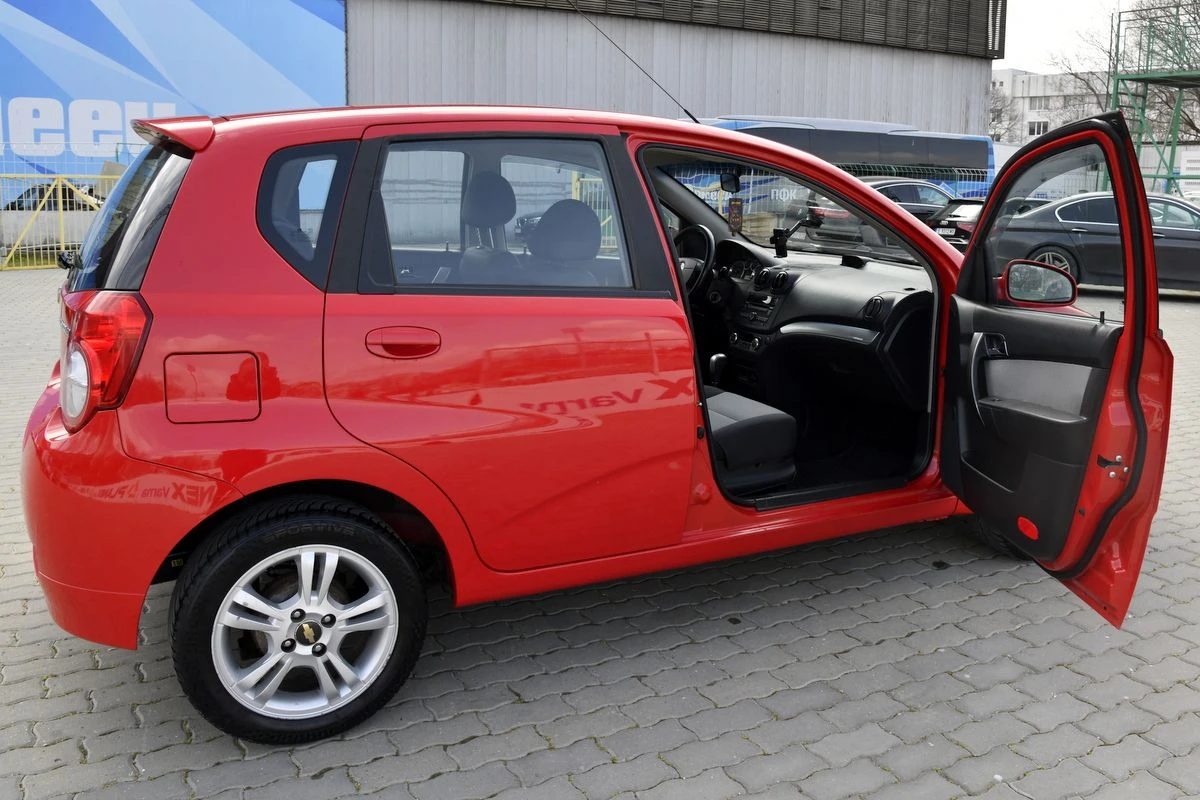 Chevrolet Aveo automatic, снимка 5 - Автомобили и джипове - 53907717