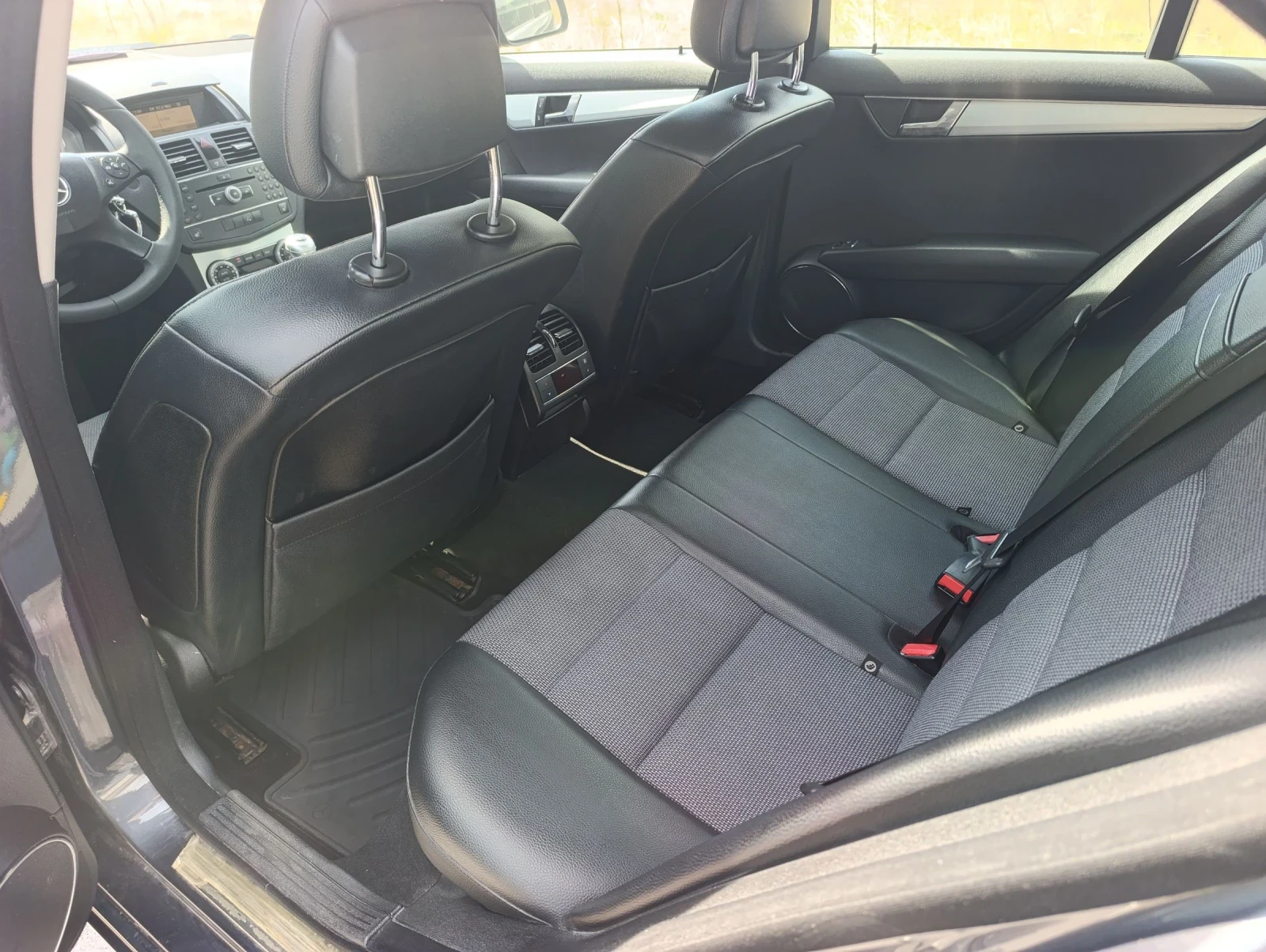 Mercedes-Benz C 220, снимка 10 - Автомобили и джипове - 53988239