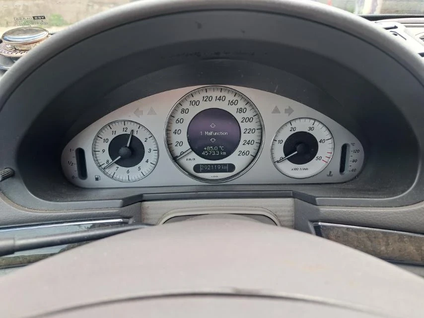 Mercedes-Benz E 270, снимка 8 - Автомобили и джипове - 54220472