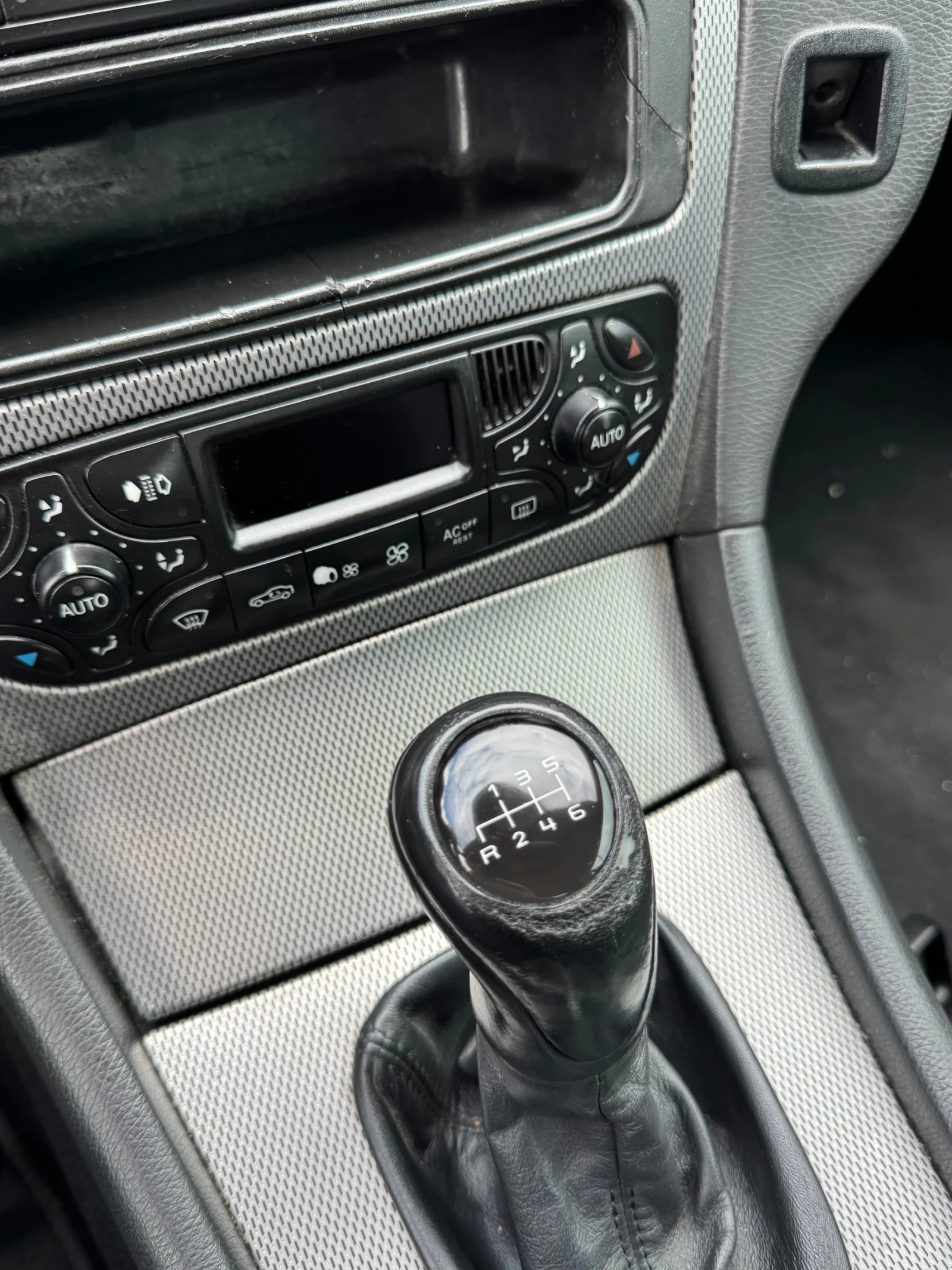 Mercedes-Benz C 180, снимка 15 - Автомобили и джипове - 54399857