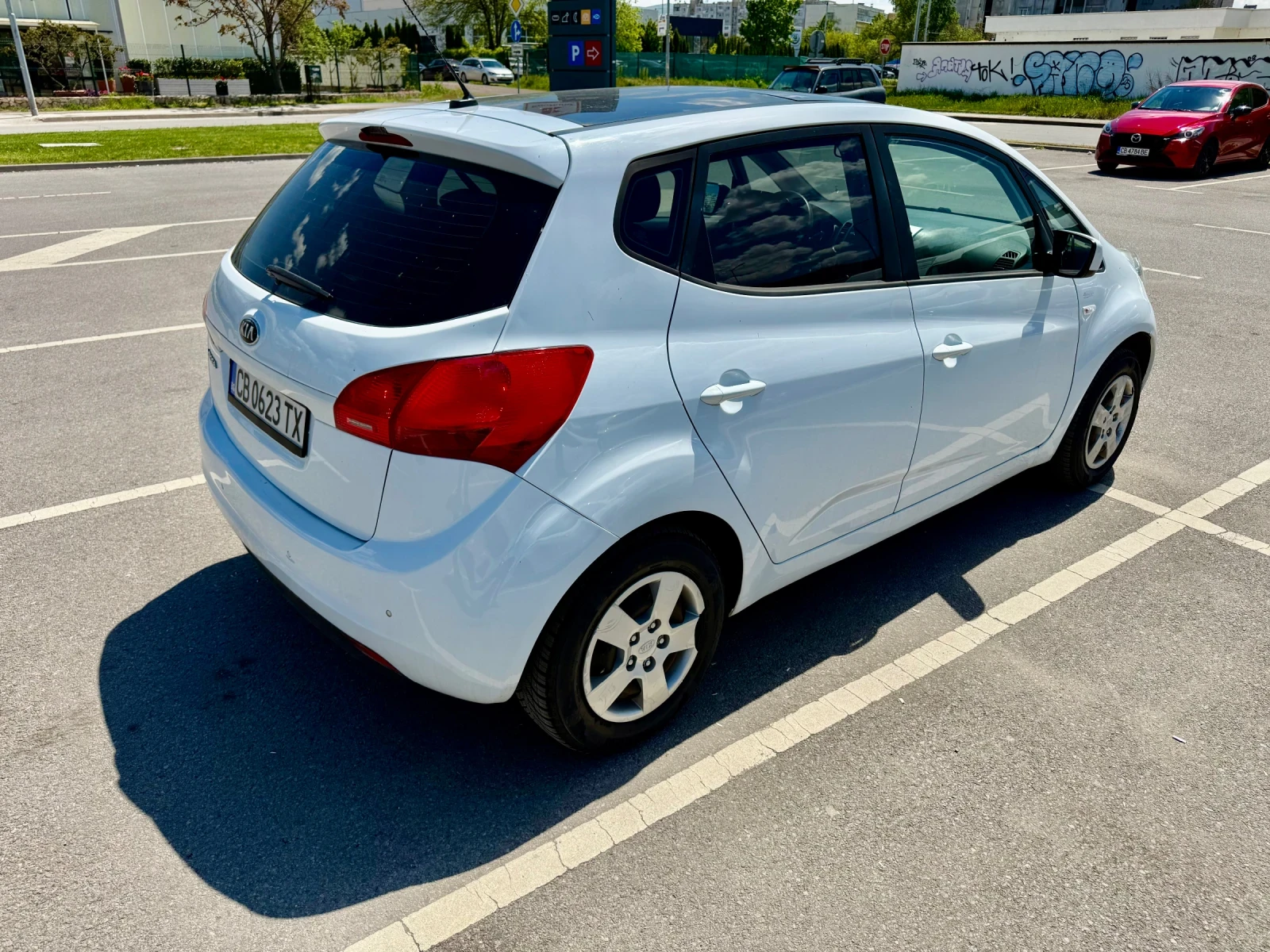 Kia Venga 1.4i/panorama, снимка 6 - Автомобили и джипове - 54433946
