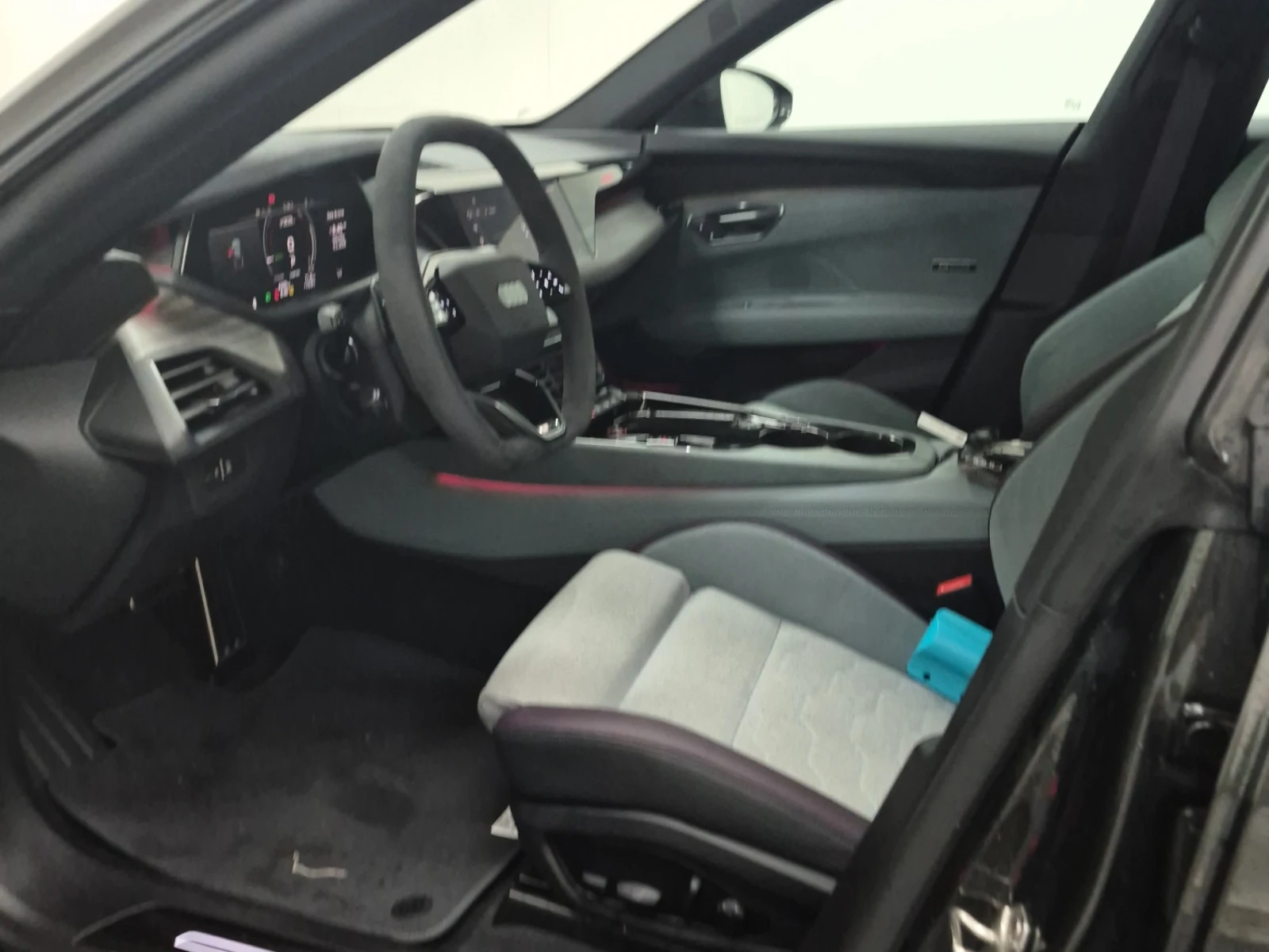 Audi E-Tron GT  S QUATTRO, снимка 10 - Автомобили и джипове - 54643422
