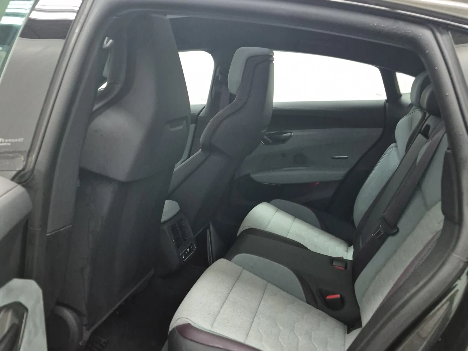 Audi E-Tron GT  S QUATTRO, снимка 16 - Автомобили и джипове - 54643422