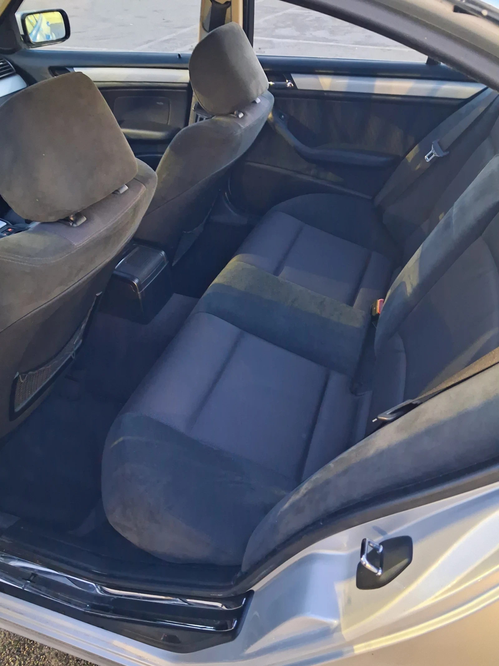 BMW 320, снимка 6 - Автомобили и джипове - 54896516