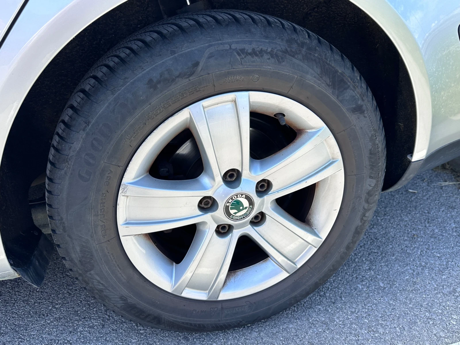 Skoda Octavia 1.6 Mpi Клима, снимка 8 - Автомобили и джипове - 55102087