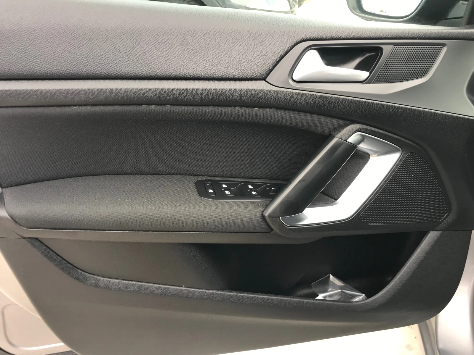 Peugeot 308 1.2i-120kc.-2020г.face, снимка 15 - Автомобили и джипове - 55197739
