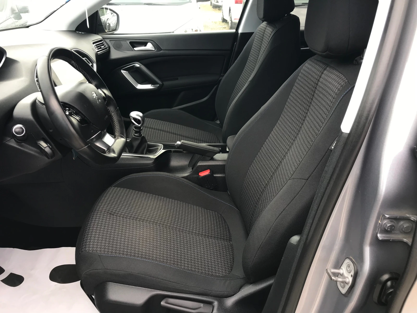 Peugeot 308 1.2i-120kc.-2020г.face, снимка 10 - Автомобили и джипове - 55197739